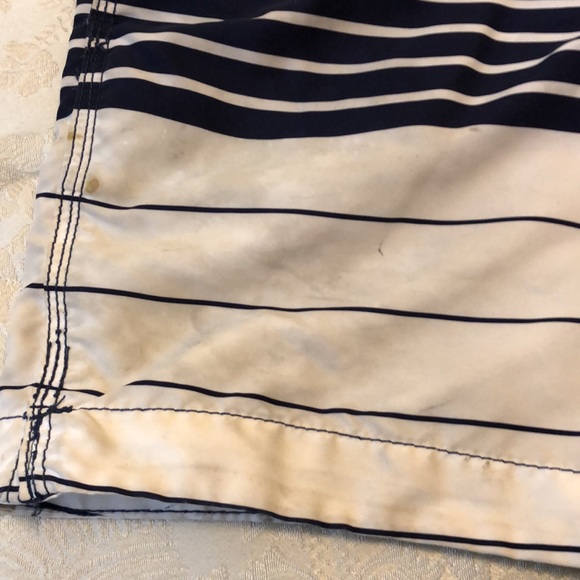 H & M LARGE SHORTS SWIM TRUNKS - RED NAVY CREAM  ELASTIC WAIST MESH LINER - #109 - Picture 13 of 13